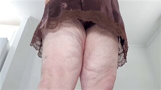 Big booty mature granny showing her big phat pawg ass and chubby pussy close up - hijab Bbw SSBBW amateur milf creampie - nut - 11 image