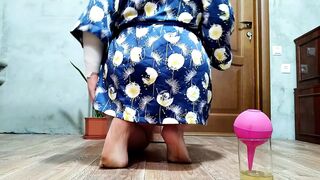 Fat mother-in-law prepares her gorgeous ass for anal - 1 image