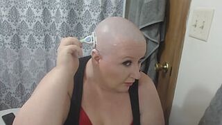 Sexy Mature Submissive Camgirl TheSweetSav Shaving Her Head Smooth