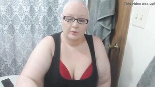 Sexy Mature Submissive Camgirl TheSweetSav Shaving Her Head Smooth