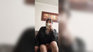 My son's friend turns me on, he likes to watch me masturbate, I want his cock - 4 image