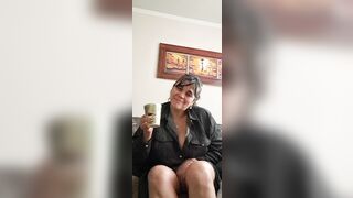 My son's friend turns me on, he likes to watch me masturbate, I want his cock - 7 image