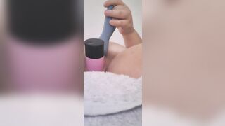 BBW. Moaning loudly, masturbating and cumming. - 13 image