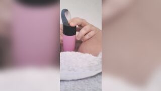 BBW. Moaning loudly, masturbating and cumming. - 14 image