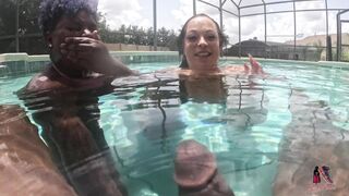 Underwater Blowjob Threesome