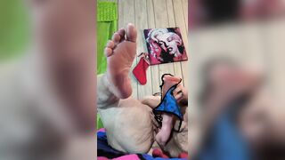 Gigantic Squirt From This Lazy Fat Whore Legs Spread for More