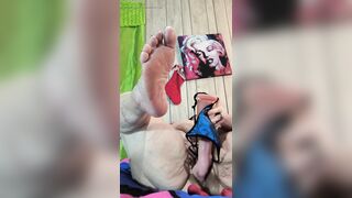 Gigantic Squirt From This Lazy Fat Whore Legs Spread for More