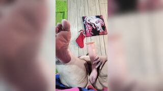 Gigantic Squirt From This Lazy Fat Whore Legs Spread for More