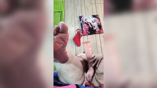 Gigantic Squirt From This Lazy Fat Whore Legs Spread for More