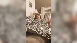 putting his hand under her dress seducing