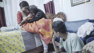 Sasur ne kiya apne bahu ke sath chudai chote bete ke samne - 4 image