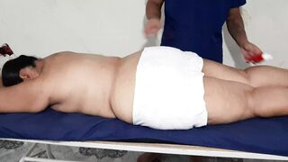 A massage for a rich mature woman