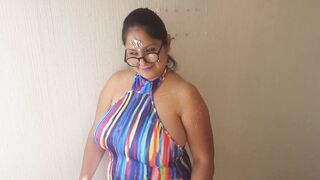 Sexy BBW with big tits and a green eyes gets off in a belly-expanding dance service