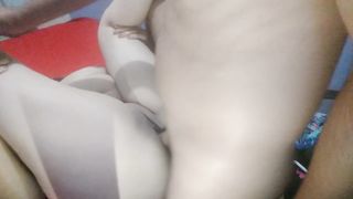 Juega Con Mi Vagina, me Mete Los Dedos y me Mete Toda Su Verga Hasta El Fondo