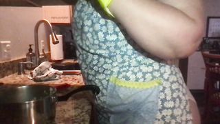 MILF POV: Thicc Step Mom Relentlessly Teases by Showing off her Fat Ass - 13 image