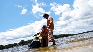 Risky 4th of July public fuck on the jet ski - 4 image
