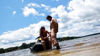 Risky 4th of July public fuck on the jet ski - 6 image