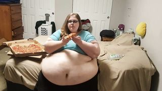 Ssbbw eating pizza - 3 image